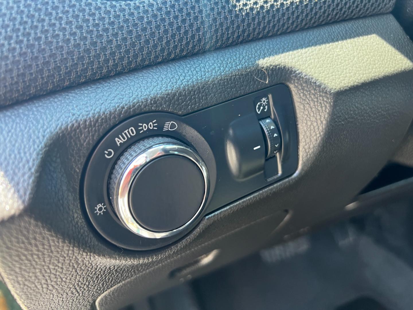2014 Green /Black Chevrolet Cruze 1LT Auto (1G1PC5SB2E7) with an 1.4L I4 DOHC 16V TURBO engine, 6-Speed Automatic transmission, located at 11115 Chardon Rd. , Chardon, OH, 44024, (440) 214-9705, 41.580246, -81.241943 - Photo#18