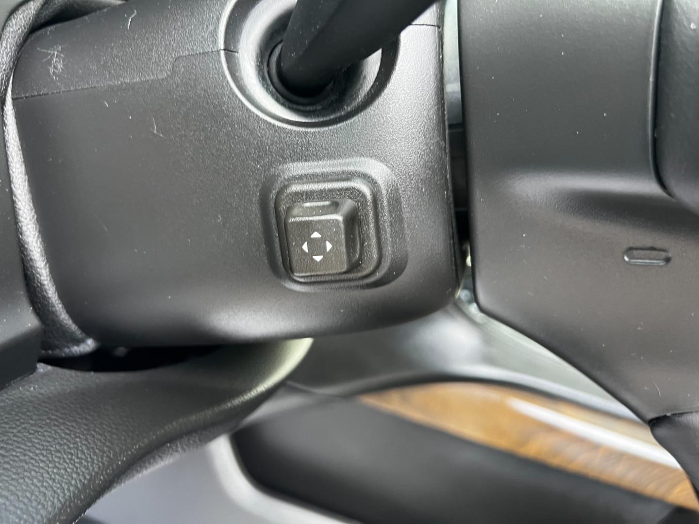 2018 Black /Black GMC Yukon XL Denali 4WD (1GKS2HKJ0JR) with an 6.2L V8 OHV 16V engine, 10 Speed Auto transmission, located at 547 E. Main St., Orwell, OH, 44076, (440) 437-5893, 41.535435, -80.847855 - This 2018 GMC Yukon XL Denali 4WD, powered by a robust 6.2 V8 engine with a 10-speed automatic transmission delivering 420 HP, is a powerful and luxurious full-size SUV. With a 7,900-pound towing capacity, it is well-suited for heavy-duty tasks. The HID headlights, LED daytime running lights, and ra - Photo#23