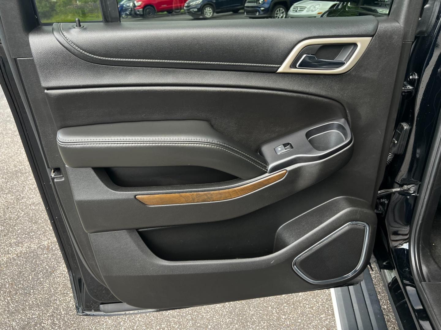 2018 Black /Black GMC Yukon XL Denali 4WD (1GKS2HKJ0JR) with an 6.2L V8 OHV 16V engine, 10 Speed Auto transmission, located at 547 E. Main St., Orwell, OH, 44076, (440) 437-5893, 41.535435, -80.847855 - This 2018 GMC Yukon XL Denali 4WD, powered by a robust 6.2 V8 engine with a 10-speed automatic transmission delivering 420 HP, is a powerful and luxurious full-size SUV. With a 7,900-pound towing capacity, it is well-suited for heavy-duty tasks. The HID headlights, LED daytime running lights, and ra - Photo#40