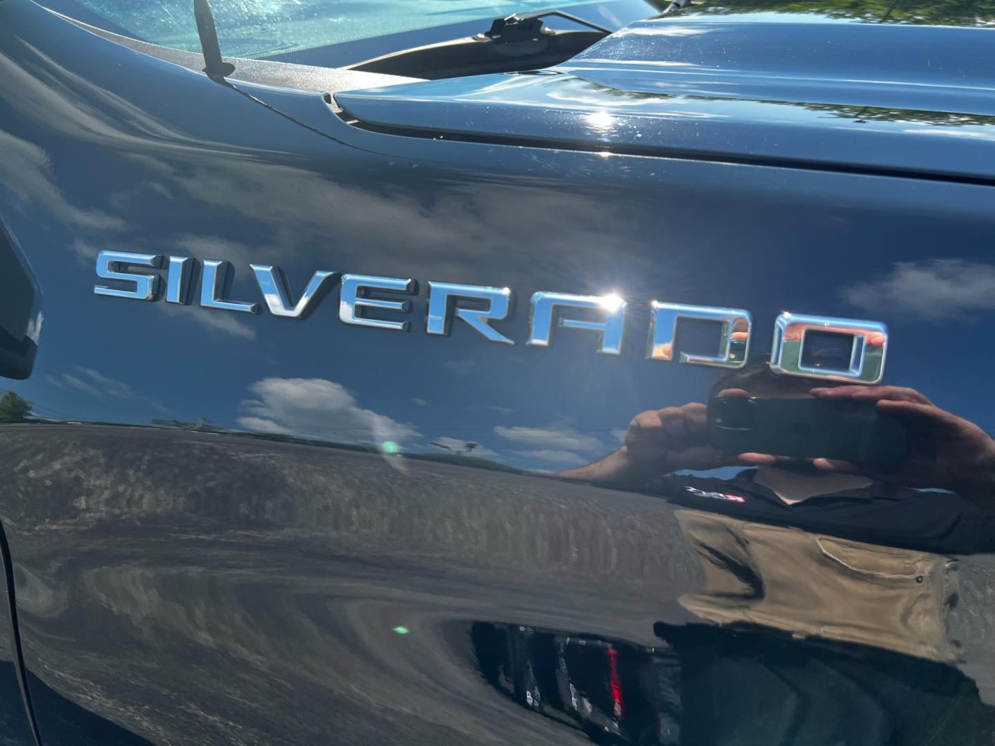 2019 Black /Black Chevrolet Silverado 1500 LT Crew Cab 4WD (1GCUYDEDXKZ) with an 5.3L V8 OHV 16V engine, 8-Speed Automatic transmission, located at 11115 Chardon Rd. , Chardon, OH, 44024, (440) 214-9705, 41.580246, -81.241943 - Photo#10
