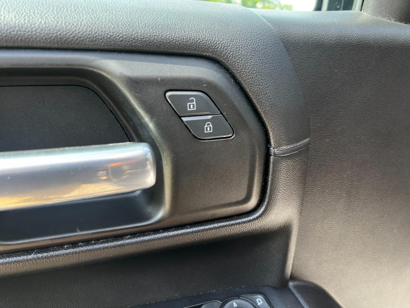 2019 Black /Black Chevrolet Silverado 1500 LT Crew Cab 4WD (1GCUYDEDXKZ) with an 5.3L V8 OHV 16V engine, 8-Speed Automatic transmission, located at 11115 Chardon Rd. , Chardon, OH, 44024, (440) 214-9705, 41.580246, -81.241943 - Photo#18