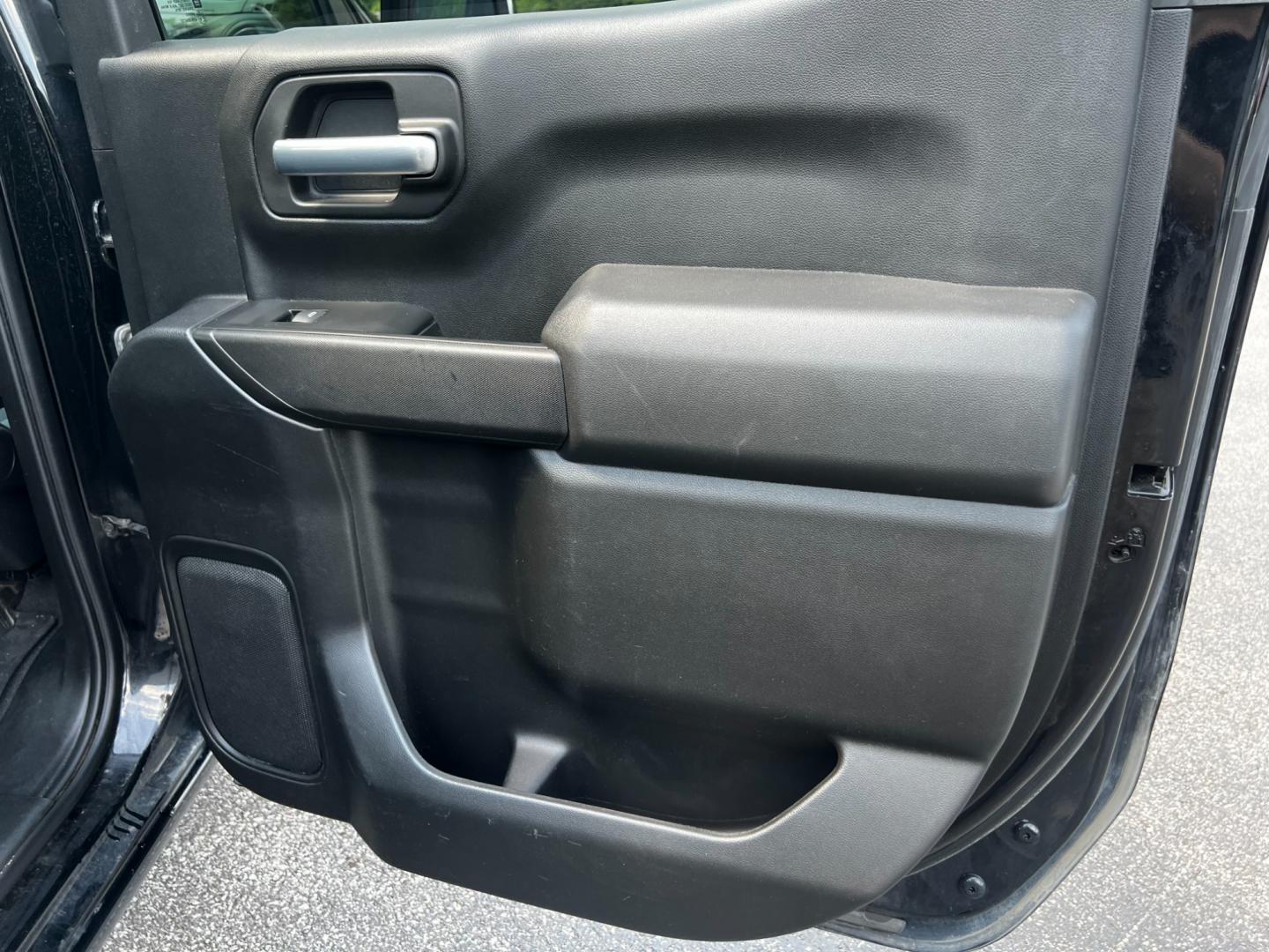 2019 Black /Black Chevrolet Silverado 1500 LT Crew Cab 4WD (1GCUYDEDXKZ) with an 5.3L V8 OHV 16V engine, 8-Speed Automatic transmission, located at 11115 Chardon Rd. , Chardon, OH, 44024, (440) 214-9705, 41.580246, -81.241943 - Photo#39