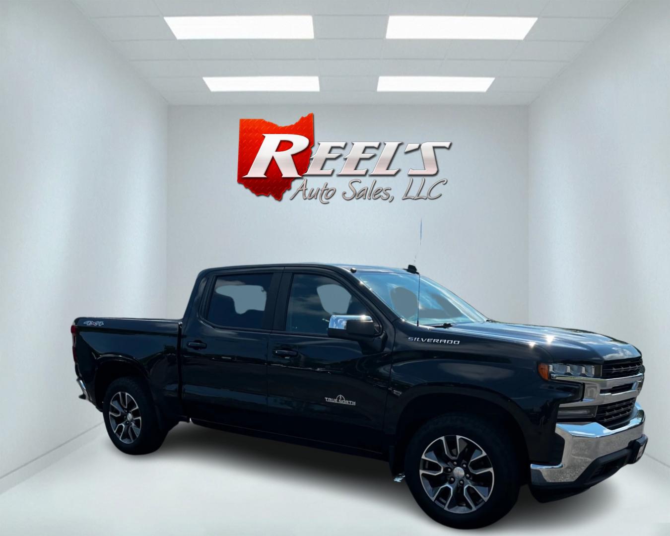 2019 Black /Black Chevrolet Silverado 1500 LT Crew Cab 4WD (1GCUYDEDXKZ) with an 5.3L V8 OHV 16V engine, 8-Speed Automatic transmission, located at 11115 Chardon Rd. , Chardon, OH, 44024, (440) 214-9705, 41.580246, -81.241943 - Photo#3