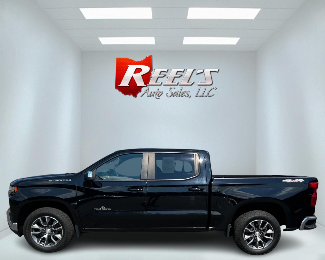 2019 Black /Black Chevrolet Silverado 1500 LT Crew Cab 4WD (1GCUYDEDXKZ) with an 5.3L V8 OHV 16V engine, 8-Speed Automatic transmission, located at 11115 Chardon Rd. , Chardon, OH, 44024, (440) 214-9705, 41.580246, -81.241943 - Photo#8