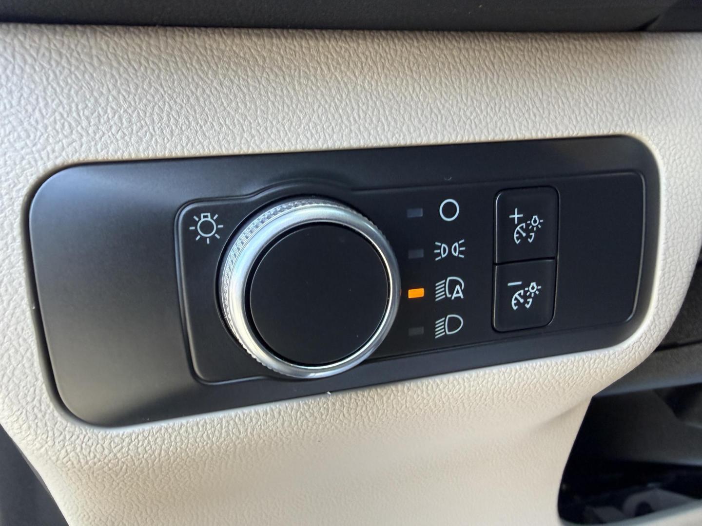 2020 Green /Gray Ford Escape SE AWD (1FMCU9G60LU) with an 1.5L I3 DOHC 12V TURBO engine, Automatic transmission, located at 547 E. Main St., Orwell, OH, 44076, (440) 437-5893, 41.535435, -80.847855 - 2020 Ford Escape SE AWD – Efficient Turbo Crossover with Fresh Service and Loaded Safety Features! This sharp 2020 Ford Escape SE AWD is a great-looking, well-maintained compact SUV that’s ready to go! Powered by a peppy 1.5L I3 Turbocharged EcoBoost engine paired with a smooth 8-speed automati - Photo#11