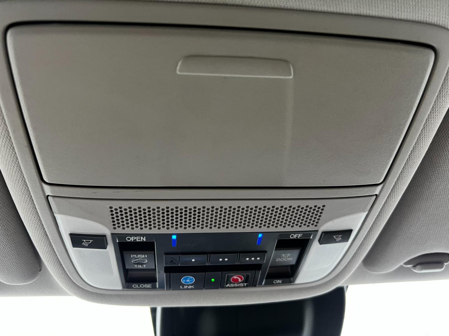 2017 Black /Brown Acura MDX SH-AWD w/Advance and Entertainment (5FRYD4H91HB) with an 3.5L V6 SOHC 24V engine, 9-Speed Automatic transmission, located at 11115 Chardon Rd. , Chardon, OH, 44024, (440) 214-9705, 41.580246, -81.241943 - Photo#35