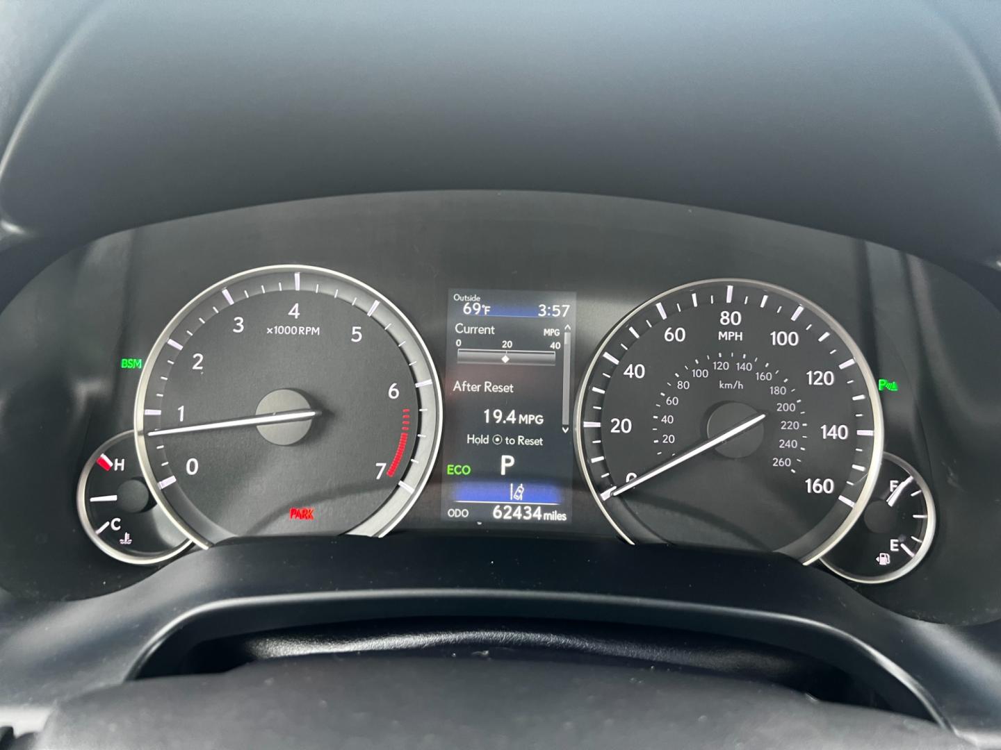 2017 Silver /Black Lexus RX 350 AWD (2T2BZMCA5HC) with an 3.5L V6 DOHC 24V engine, 8-Speed Automatic transmission, located at 11115 Chardon Rd. , Chardon, OH, 44024, (440) 214-9705, 41.580246, -81.241943 - Photo#22