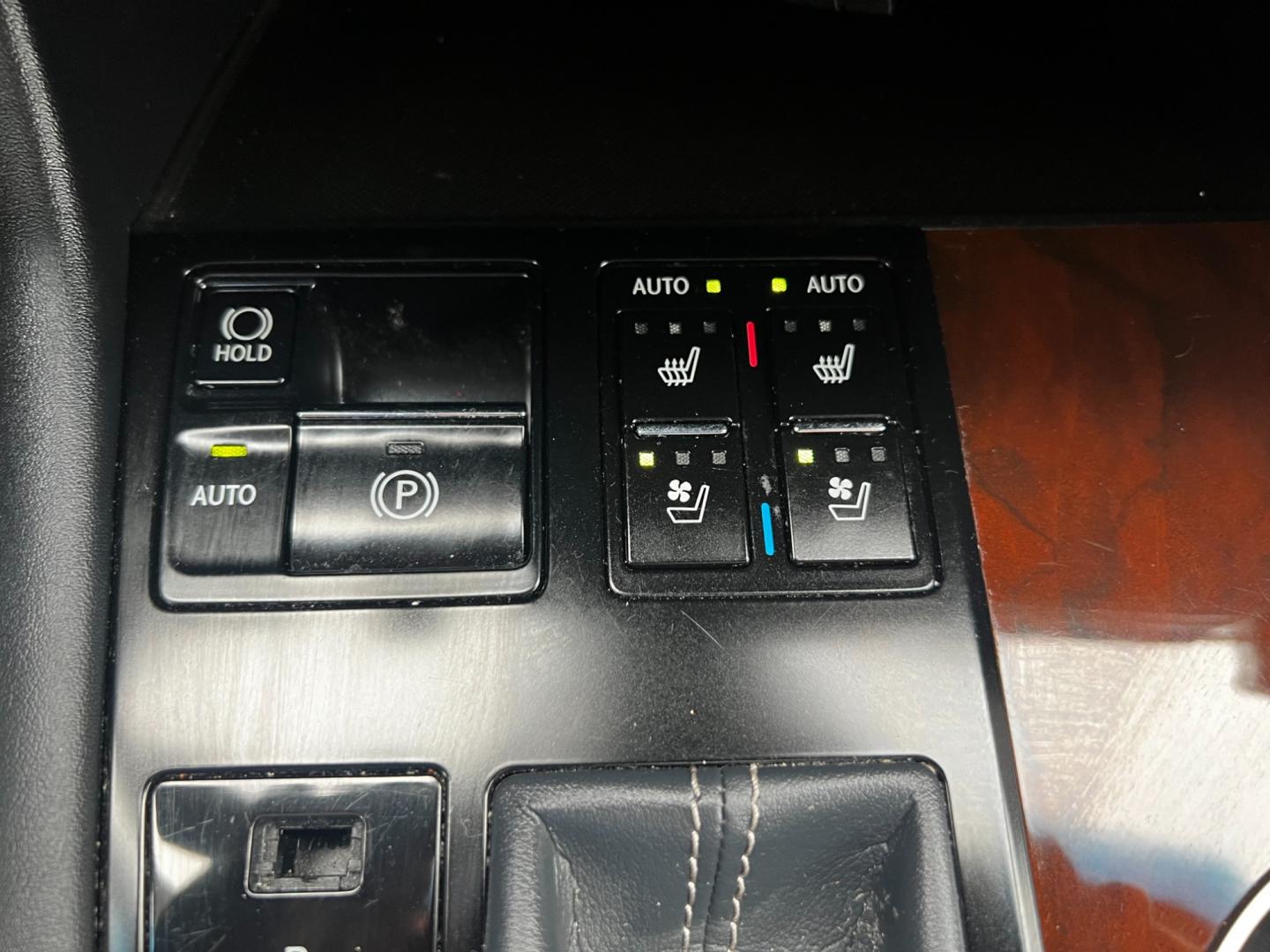 2017 Silver /Black Lexus RX 350 AWD (2T2BZMCA5HC) with an 3.5L V6 DOHC 24V engine, 8-Speed Automatic transmission, located at 11115 Chardon Rd. , Chardon, OH, 44024, (440) 214-9705, 41.580246, -81.241943 - Photo#29
