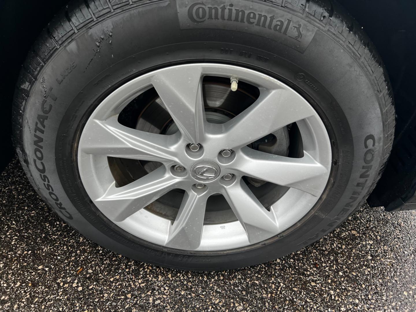 2017 Silver /Black Lexus RX 350 AWD (2T2BZMCA5HC) with an 3.5L V6 DOHC 24V engine, 8-Speed Automatic transmission, located at 11115 Chardon Rd. , Chardon, OH, 44024, (440) 214-9705, 41.580246, -81.241943 - Photo#10