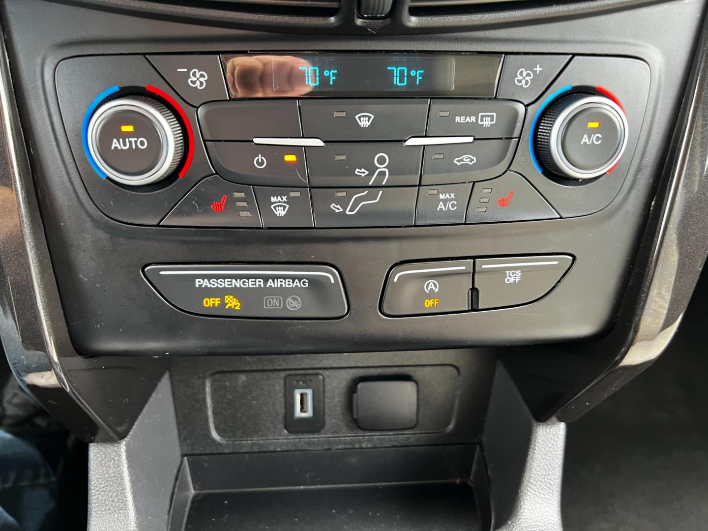 2018 Black /White Ford Escape SEL 4WD (1FMCU9HD1JU) with an 1.5L I4 DOHC 16V TURBO engine, 6A transmission, located at 547 E. Main St., Orwell, OH, 44076, (440) 437-5893, 41.535435, -80.847855 - Photo#31