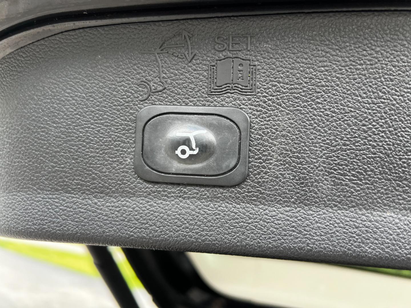 2018 Black /White Ford Escape SEL 4WD (1FMCU9HD1JU) with an 1.5L I4 DOHC 16V TURBO engine, 6A transmission, located at 547 E. Main St., Orwell, OH, 44076, (440) 437-5893, 41.535435, -80.847855 - Photo#41