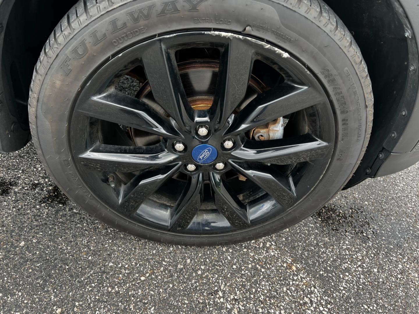 2018 Black /White Ford Escape SEL 4WD (1FMCU9HD1JU) with an 1.5L I4 DOHC 16V TURBO engine, 6A transmission, located at 547 E. Main St., Orwell, OH, 44076, (440) 437-5893, 41.535435, -80.847855 - Photo#9