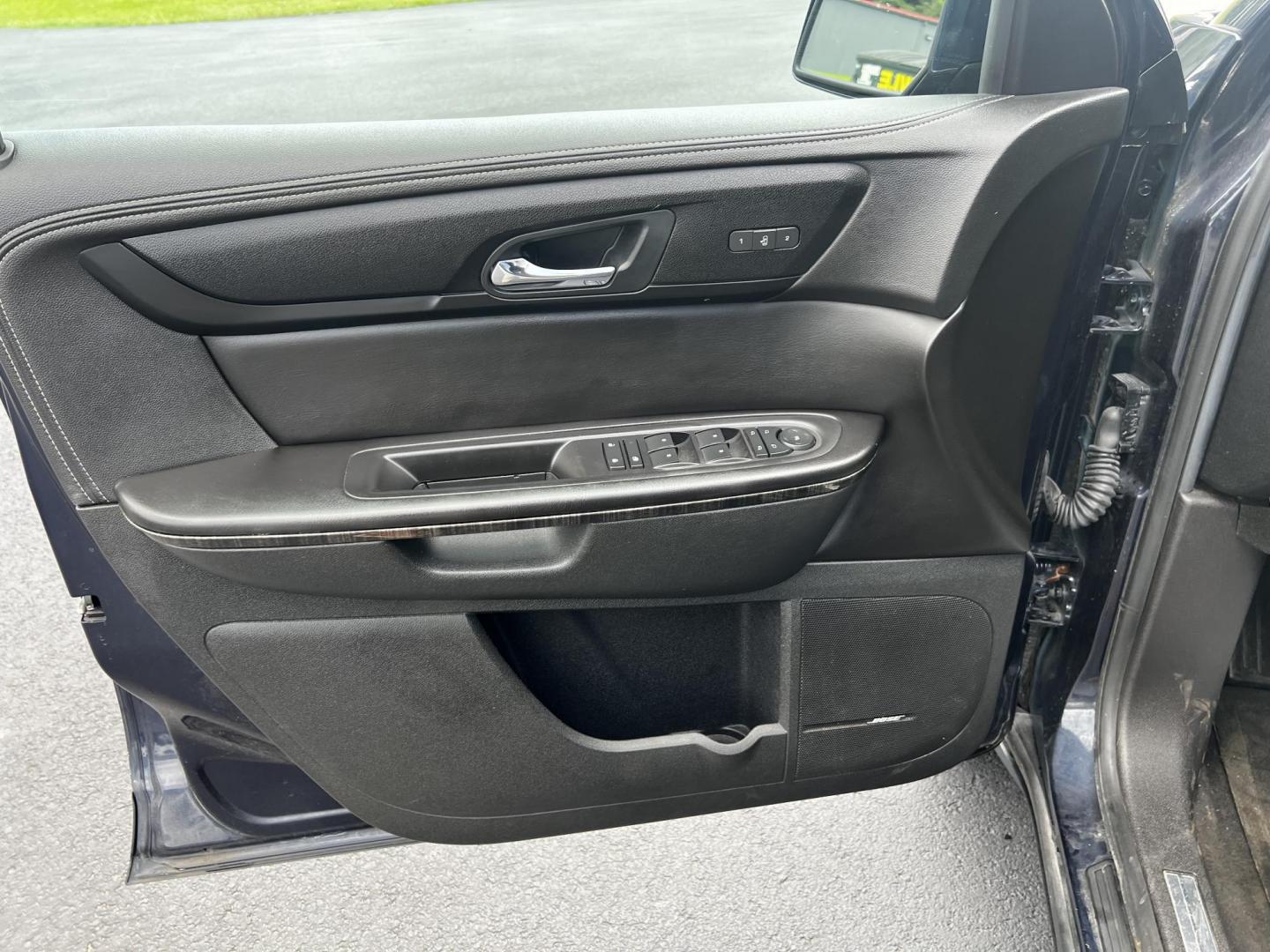 2017 Blue /Black GMC Acadia SLT-2 AWD (1GKKVSKD4HJ) with an 3.6L V6 DOHC 24V engine, 6-Speed Automatic transmission, located at 547 E. Main St., Orwell, OH, 44076, (440) 437-5893, 41.535435, -80.847855 - This 2017 GMC Acadia Limited SLT-2 AWD is a well-equipped midsize SUV offering a blend of comfort, performance, and advanced features. It boasts a powerful 3.6-liter V6 engine producing 281 horsepower, paired with a 6-speed automatic transmission and all-wheel drive. The vehicle offers a luxurious i - Photo#18