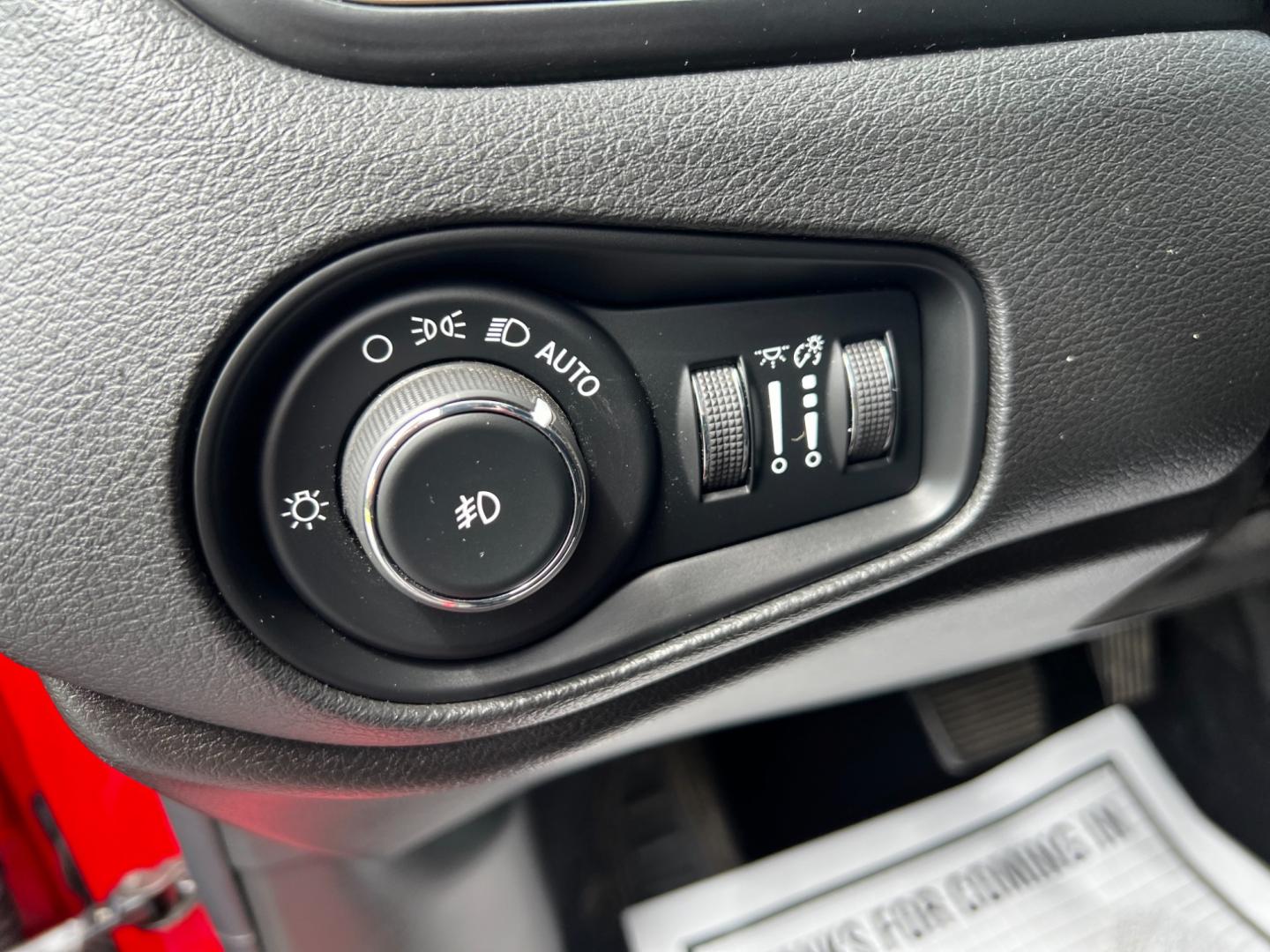 2017 Red /Black Jeep Renegade Latitude 4WD (ZACCJBBB8HP) with an 2.4L I4 DOHC 16V engine, 9-Speed Automatic transmission, located at 547 E. Main St., Orwell, OH, 44076, (440) 437-5893, 41.535435, -80.847855 - Photo#17