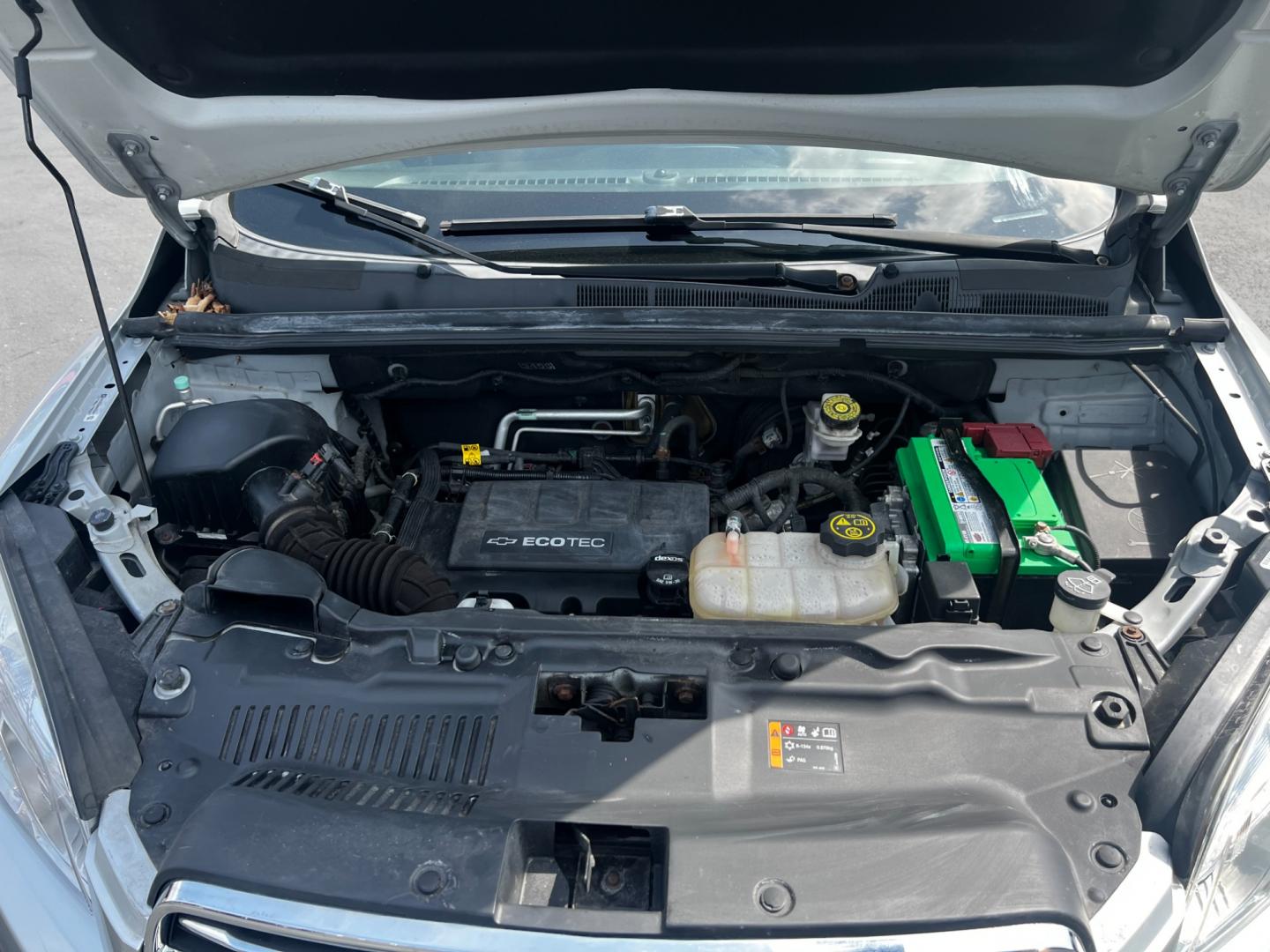 2016 Silver /Black Chevrolet Trax 1LT AWD (KL7CJPSB8GB) with an 1.4L I4 DOHC 16V TURBO engine, 6A transmission, located at 547 E. Main St., Orwell, OH, 44076, (440) 437-5893, 41.535435, -80.847855 - Photo#14