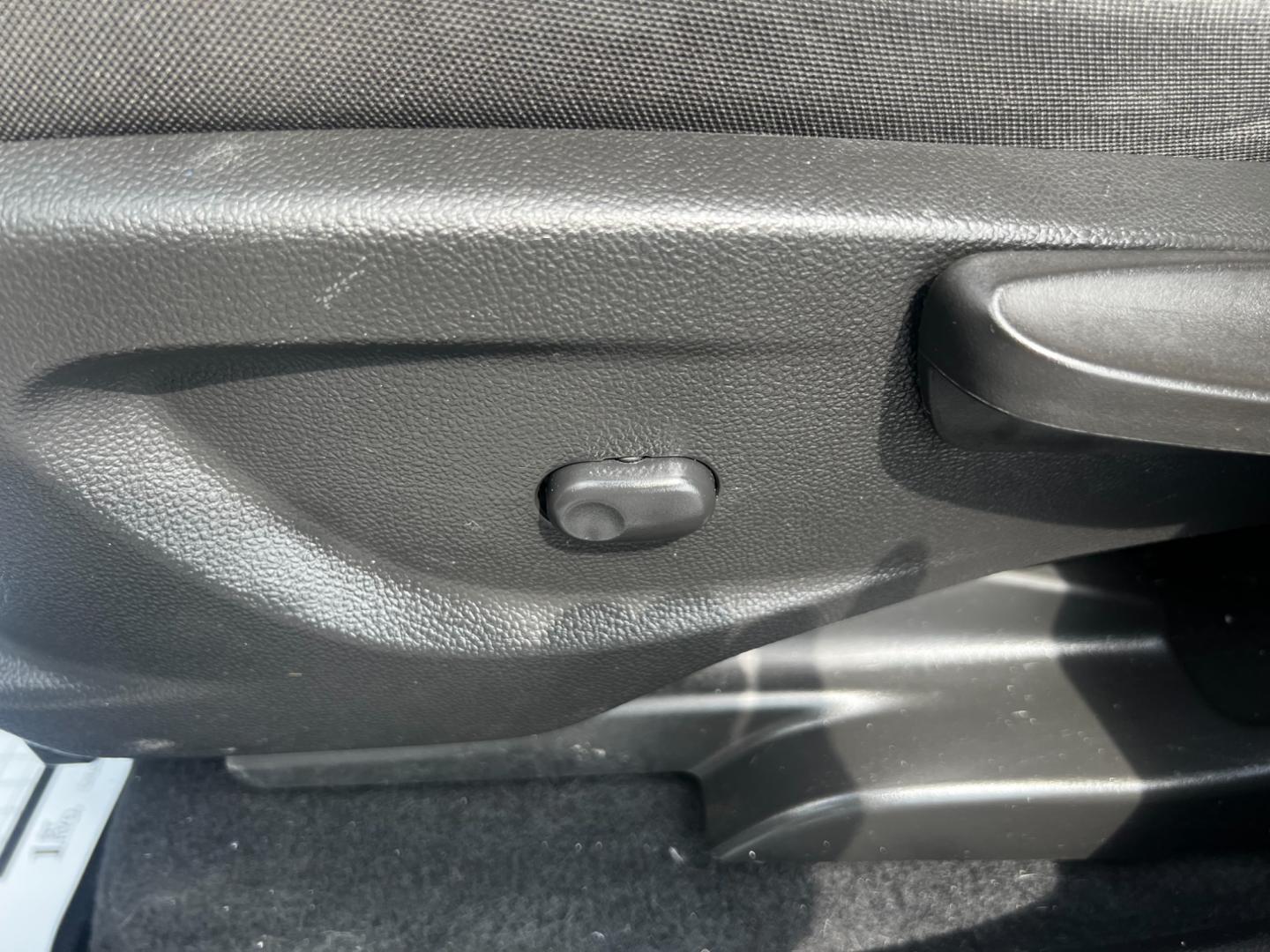 2016 Silver /Black Chevrolet Trax 1LT AWD (KL7CJPSB8GB) with an 1.4L I4 DOHC 16V TURBO engine, 6A transmission, located at 547 E. Main St., Orwell, OH, 44076, (440) 437-5893, 41.535435, -80.847855 - Photo#18