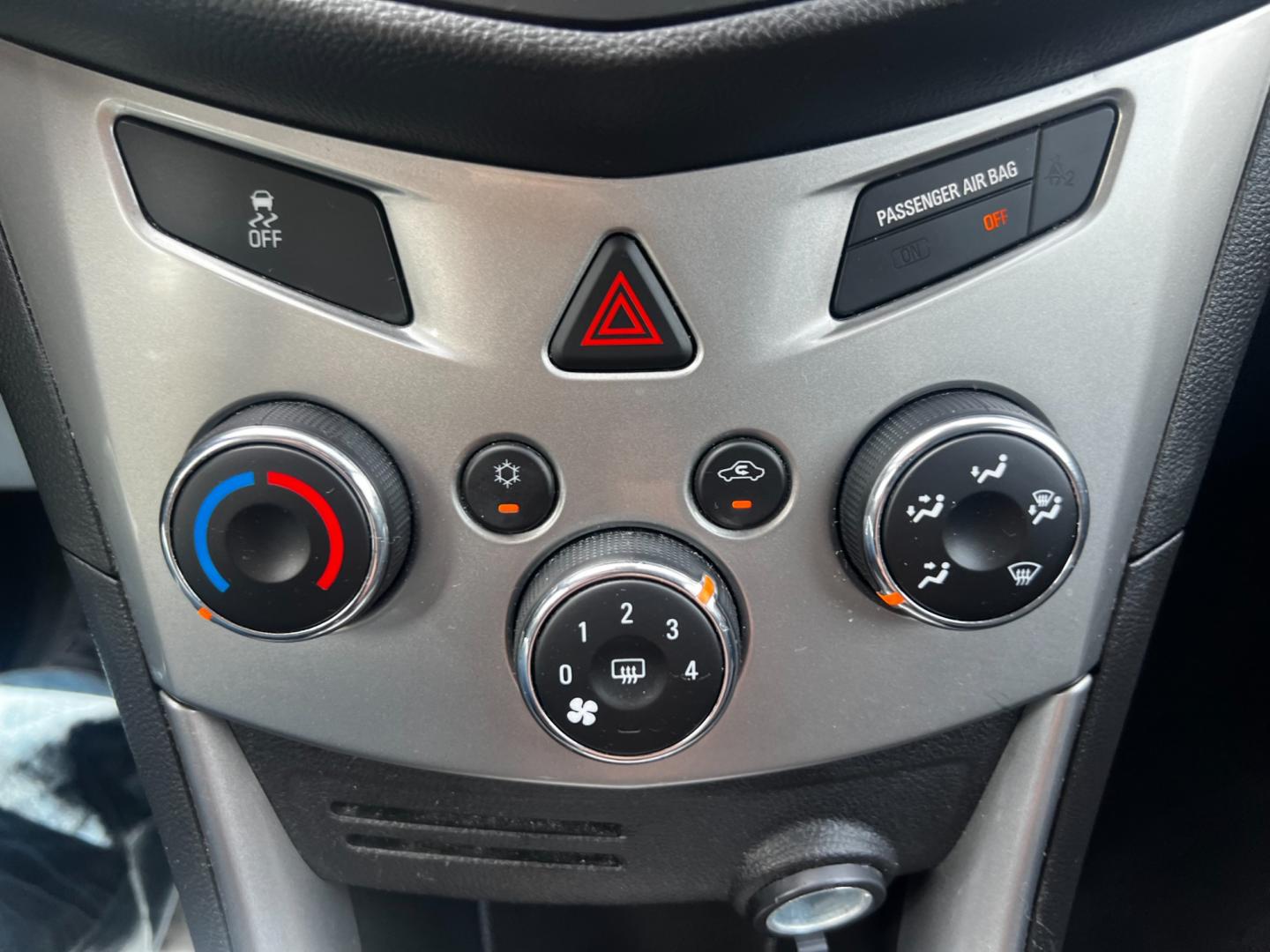2016 Silver /Black Chevrolet Trax 1LT AWD (KL7CJPSB8GB) with an 1.4L I4 DOHC 16V TURBO engine, 6A transmission, located at 547 E. Main St., Orwell, OH, 44076, (440) 437-5893, 41.535435, -80.847855 - Photo#24