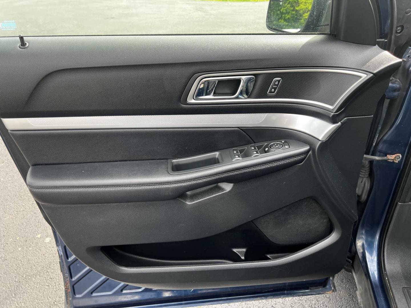 2017 Blue /Black Ford Explorer XLT 4WD (1FM5K8DH4HG) with an 2.3L I4 DOHC 16V Turbo engine, 6 Speed Auto transmission, located at 547 E. Main St., Orwell, OH, 44076, (440) 437-5893, 41.535435, -80.847855 - This 2017 Ford Explorer XLT 4WD is a capable and efficient midsize SUV. It's powered by a 2.3-liter turbocharged EcoBoost four-cylinder engine, paired with a 6-speed automatic transmission. This powertrain offers a balance of performance and efficiency, achieving 25 MPG on the highway while still pr - Photo#15