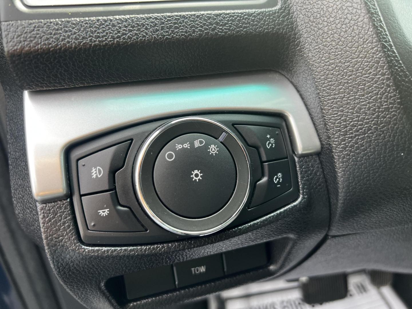 2017 Blue /Black Ford Explorer XLT 4WD (1FM5K8DH4HG) with an 2.3L I4 DOHC 16V Turbo engine, 6 Speed Auto transmission, located at 547 E. Main St., Orwell, OH, 44076, (440) 437-5893, 41.535435, -80.847855 - This 2017 Ford Explorer XLT 4WD is a capable and efficient midsize SUV. It's powered by a 2.3-liter turbocharged EcoBoost four-cylinder engine, paired with a 6-speed automatic transmission. This powertrain offers a balance of performance and efficiency, achieving 25 MPG on the highway while still pr - Photo#20