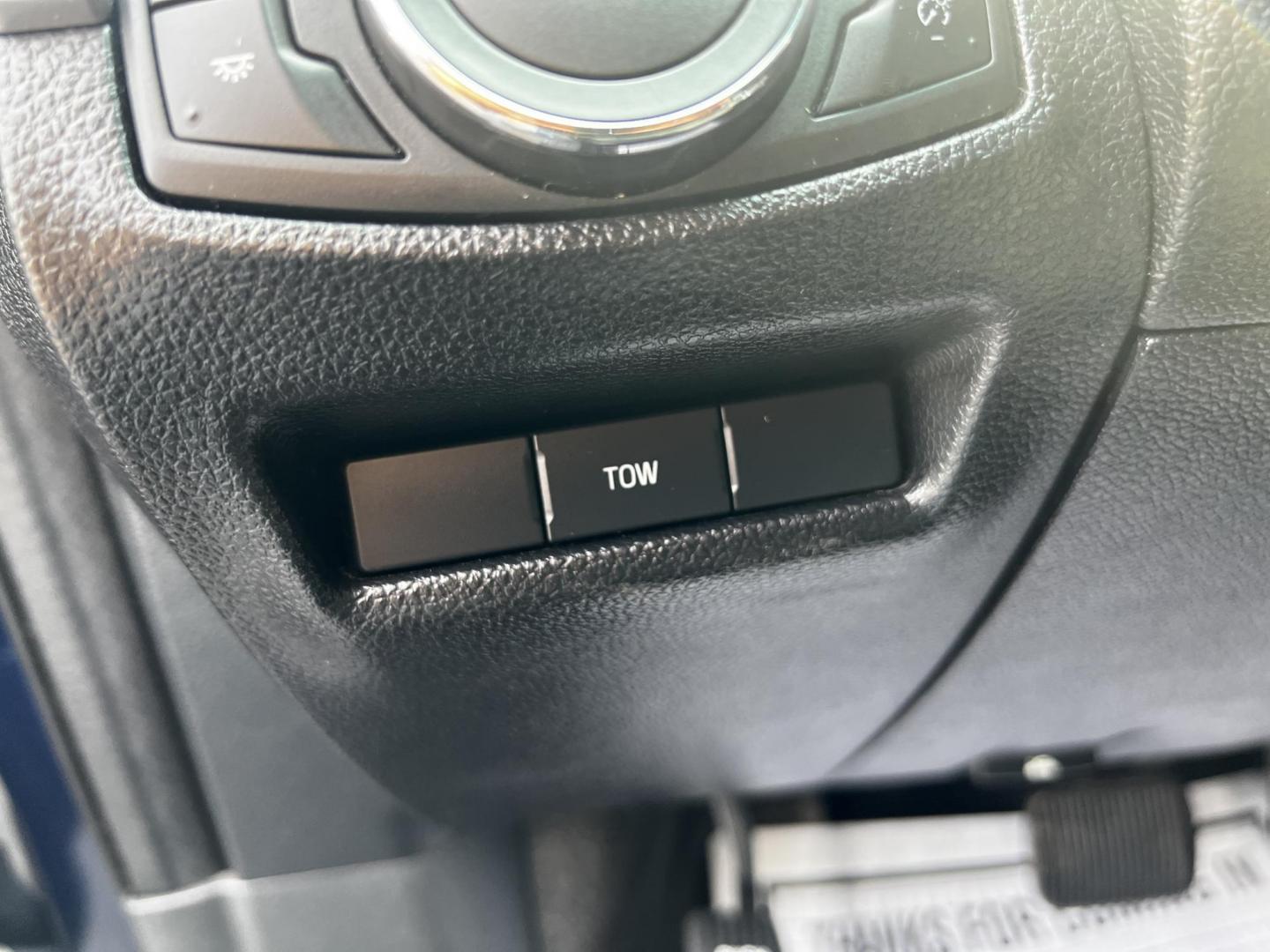 2017 Blue /Black Ford Explorer XLT 4WD (1FM5K8DH4HG) with an 2.3L I4 DOHC 16V Turbo engine, 6 Speed Auto transmission, located at 547 E. Main St., Orwell, OH, 44076, (440) 437-5893, 41.535435, -80.847855 - This 2017 Ford Explorer XLT 4WD is a capable and efficient midsize SUV. It's powered by a 2.3-liter turbocharged EcoBoost four-cylinder engine, paired with a 6-speed automatic transmission. This powertrain offers a balance of performance and efficiency, achieving 25 MPG on the highway while still pr - Photo#21