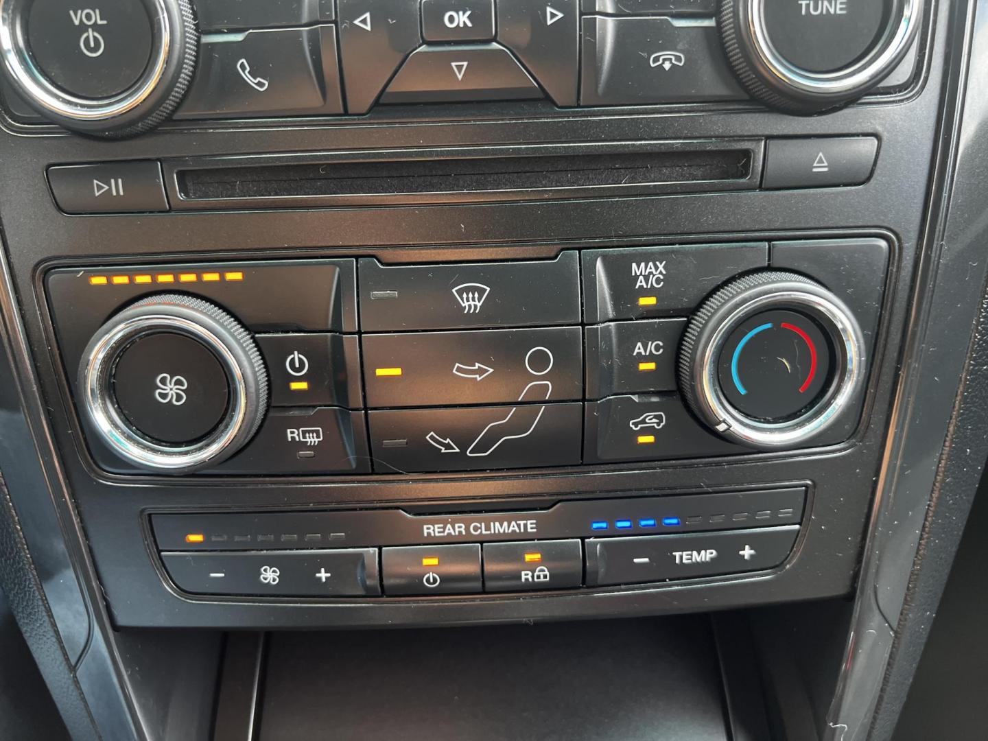 2017 Blue /Black Ford Explorer XLT 4WD (1FM5K8DH4HG) with an 2.3L I4 DOHC 16V Turbo engine, 6 Speed Auto transmission, located at 547 E. Main St., Orwell, OH, 44076, (440) 437-5893, 41.535435, -80.847855 - This 2017 Ford Explorer XLT 4WD is a capable and efficient midsize SUV. It's powered by a 2.3-liter turbocharged EcoBoost four-cylinder engine, paired with a 6-speed automatic transmission. This powertrain offers a balance of performance and efficiency, achieving 25 MPG on the highway while still pr - Photo#27
