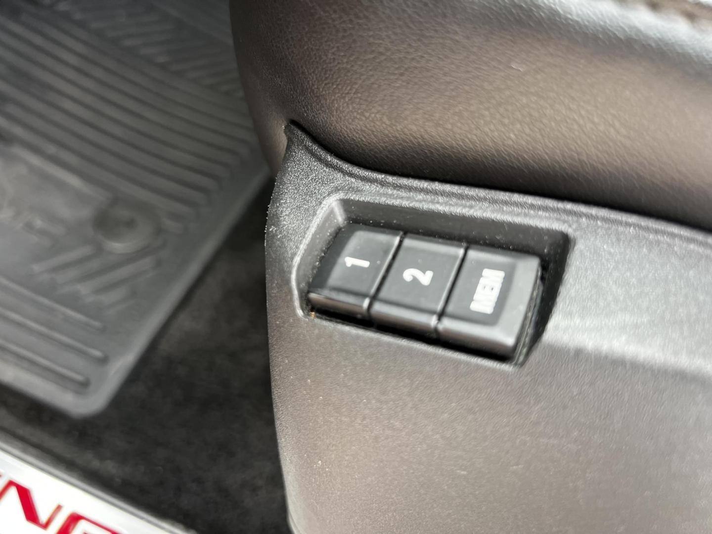 2015 Red /Black GMC Terrain Denali AWD (2GKFLZE37F6) with an 3.6L V6 DOHC 24V engine, 6-Speed Automatic transmission, located at 547 E. Main St., Orwell, OH, 44076, (440) 437-5893, 41.535435, -80.847855 - This One Owner 2015 GMC Terrain Denali AWD is a well-equipped compact SUV featuring a powerful 3.6L V6 engine producing 301 horsepower, paired with a 6-speed automatic transmission. This luxury trim offers leather interior, power front seats with heating, and a 9-speaker 250-watt Pioneer sound syste - Photo#19