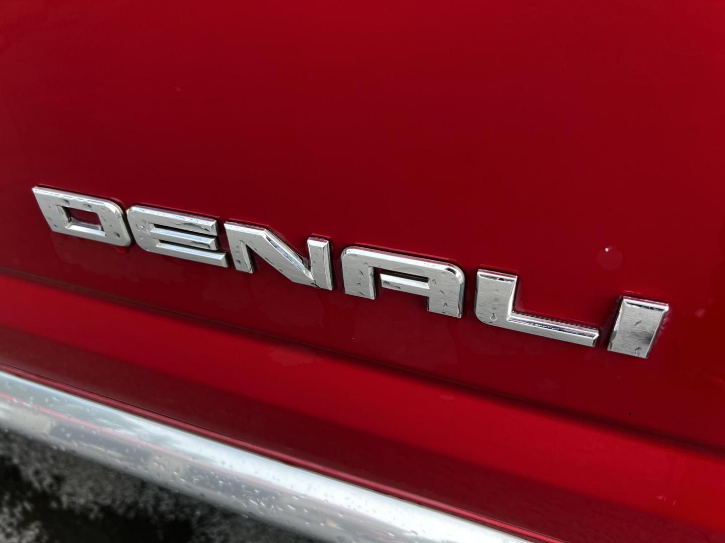 2015 Red /Black GMC Terrain Denali AWD (2GKFLZE37F6) with an 3.6L V6 DOHC 24V engine, 6-Speed Automatic transmission, located at 547 E. Main St., Orwell, OH, 44076, (440) 437-5893, 41.535435, -80.847855 - This One Owner 2015 GMC Terrain Denali AWD is a well-equipped compact SUV featuring a powerful 3.6L V6 engine producing 301 horsepower, paired with a 6-speed automatic transmission. This luxury trim offers leather interior, power front seats with heating, and a 9-speaker 250-watt Pioneer sound syste - Photo#9