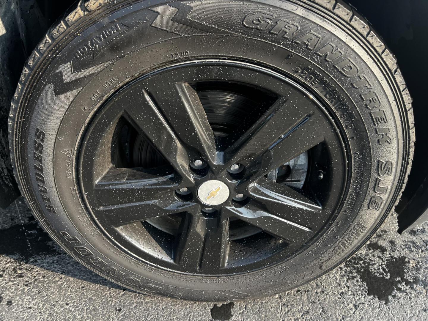 2017 Gray /Black Chevrolet Trax LT FWD (3GNCJLSB6HL) with an 1.4L I4 DOHC 16V TURBO engine, 6A transmission, located at 11115 Chardon Rd. , Chardon, OH, 44024, (440) 214-9705, 41.580246, -81.241943 - Photo#10