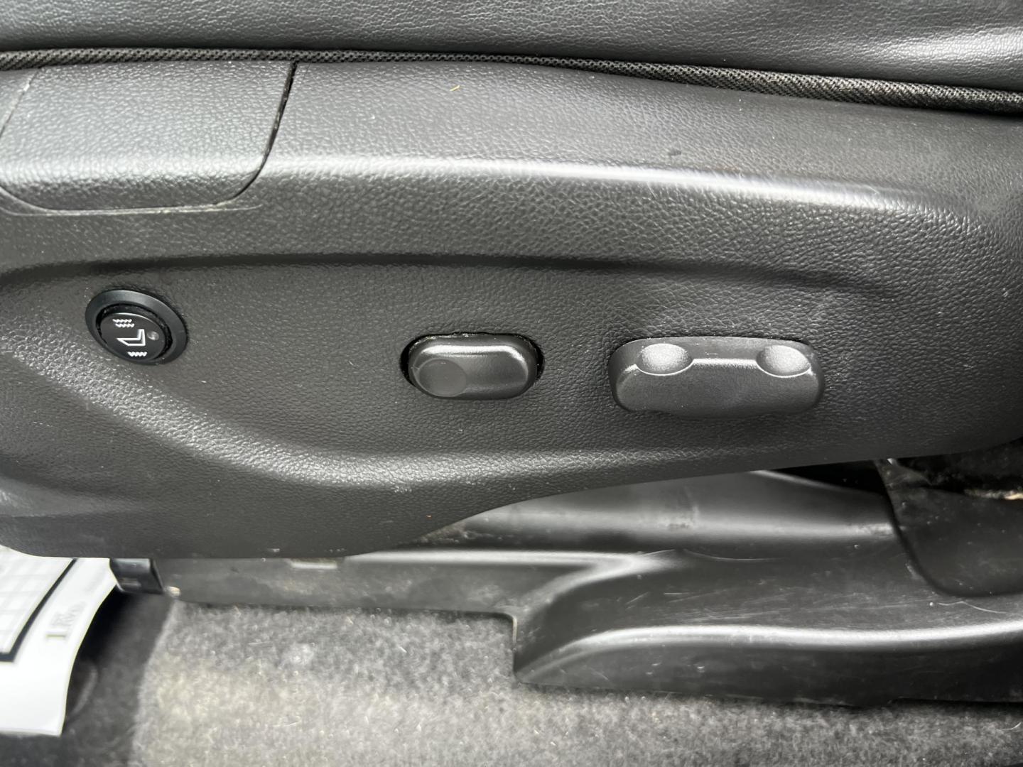 2017 White /Black Buick Encore Preferred FWD (KL4CJASB9HB) with an 1.4L I4 DOHC 16V TURBO engine, 6A transmission, located at 11115 Chardon Rd. , Chardon, OH, 44024, (440) 214-9705, 41.580246, -81.241943 - This 2017 Buick Encore Preferred FWD is a compact SUV fitted with a 1.4-liter Turbocharged I4 EcoTec engine and a 6-speed automatic transmission, offering practicality and efficiency with 33 MPG highway. It features modern conveniences such as a 8-inch touchscreen, Apple CarPlay, Android Auto, heate - Photo#17