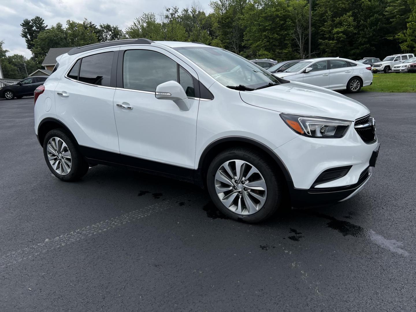 2017 White /Black Buick Encore Preferred FWD (KL4CJASB9HB) with an 1.4L I4 DOHC 16V TURBO engine, 6A transmission, located at 11115 Chardon Rd. , Chardon, OH, 44024, (440) 214-9705, 41.580246, -81.241943 - This 2017 Buick Encore Preferred FWD is a compact SUV fitted with a 1.4-liter Turbocharged I4 EcoTec engine and a 6-speed automatic transmission, offering practicality and efficiency with 33 MPG highway. It features modern conveniences such as a 8-inch touchscreen, Apple CarPlay, Android Auto, heate - Photo#10