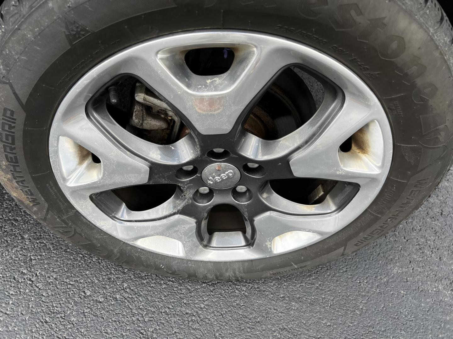 2018 White /Black Jeep Compass Limited 4WD (3C4NJDCB2JT) with an 2.4L I4 DOHC 16V engine, 9 Speed Automatic transmission, located at 547 E. Main St., Orwell, OH, 44076, (440) 437-5893, 41.535435, -80.847855 - Photo#13