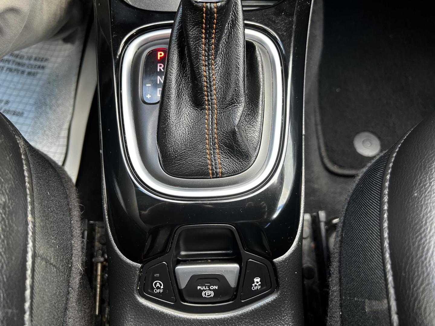 2018 White /Black Jeep Compass Limited 4WD (3C4NJDCB2JT) with an 2.4L I4 DOHC 16V engine, 9 Speed Automatic transmission, located at 547 E. Main St., Orwell, OH, 44076, (440) 437-5893, 41.535435, -80.847855 - Photo#34