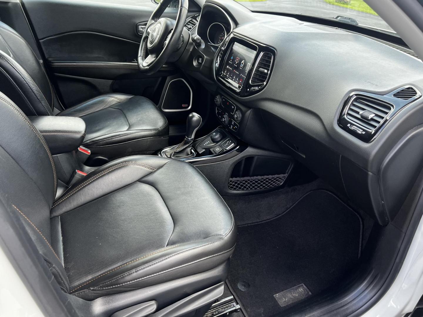2018 White /Black Jeep Compass Limited 4WD (3C4NJDCB2JT) with an 2.4L I4 DOHC 16V engine, 9 Speed Automatic transmission, located at 547 E. Main St., Orwell, OH, 44076, (440) 437-5893, 41.535435, -80.847855 - Photo#44