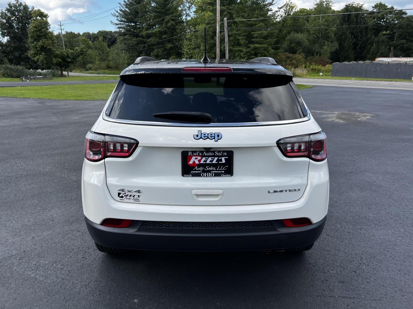2018 White /Black Jeep Compass Limited 4WD (3C4NJDCB2JT) with an 2.4L I4 DOHC 16V engine, 9 Speed Automatic transmission, located at 547 E. Main St., Orwell, OH, 44076, (440) 437-5893, 41.535435, -80.847855 - Photo#8