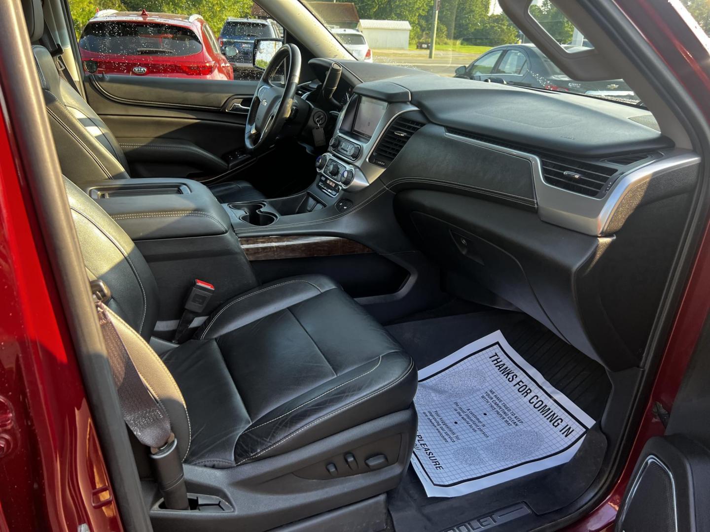 2017 /Black Chevrolet Tahoe LT 4WD (1GNSKBKC2HR) with an 5.3L V8 OHV 16V engine, 6A transmission, located at 547 E. Main St., Orwell, OH, 44076, (440) 437-5893, 41.535435, -80.847855 - Photo#42