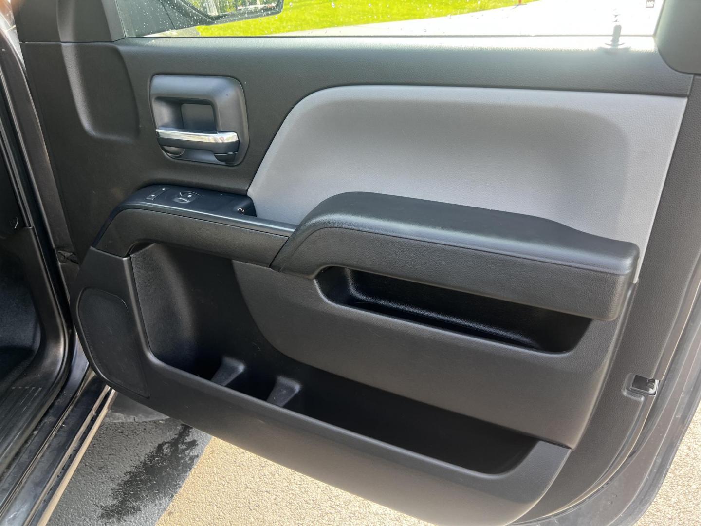 2016 Black /Gray Chevrolet Silverado 1500 Work Truck Short Box 4WD (1GCNKNEC3GZ) with an 5.3L V8 engine, 6A transmission, located at 11115 Chardon Rd. , Chardon, OH, 44024, (440) 214-9705, 41.580246, -81.241943 - Photo#33