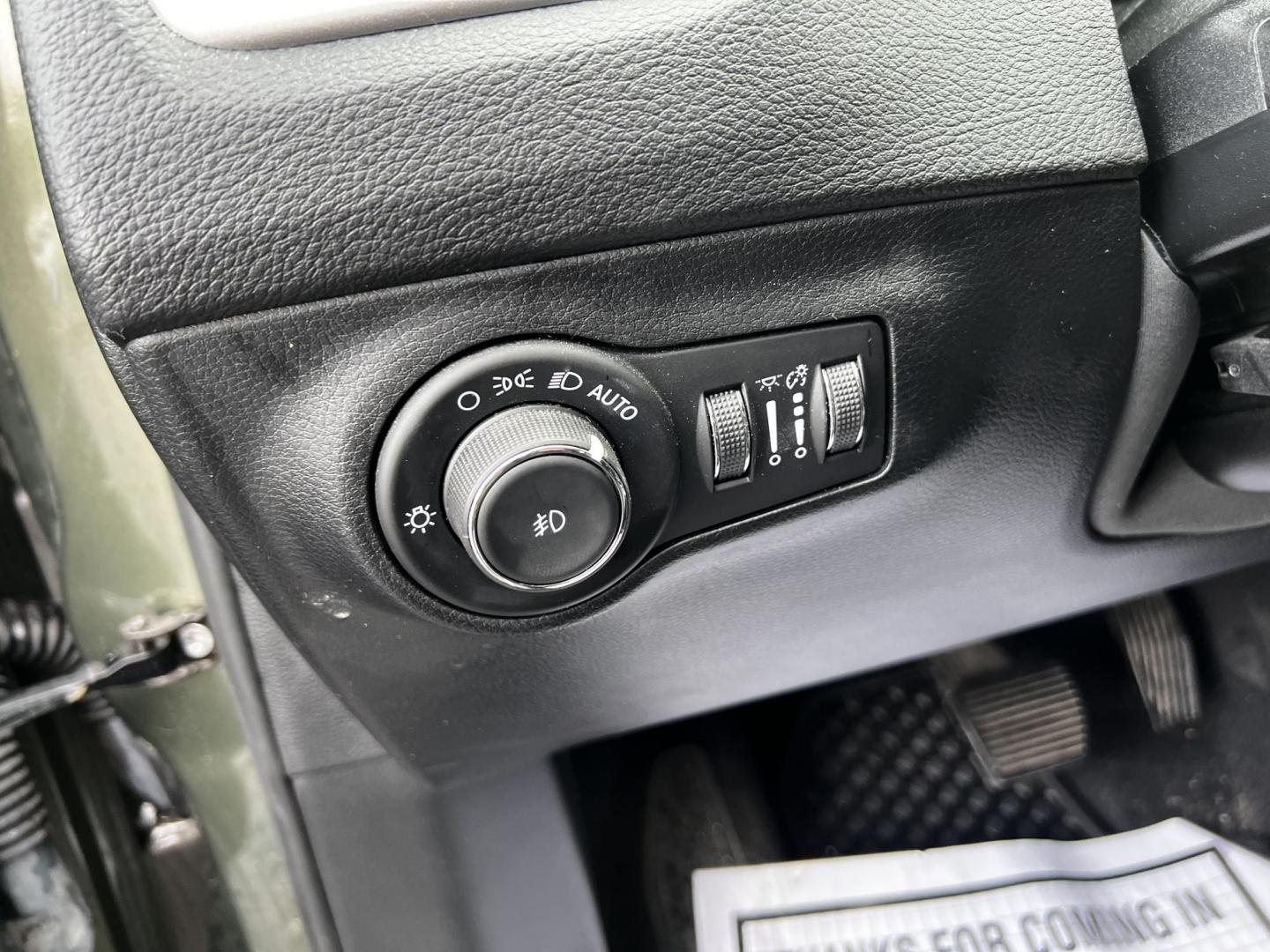 2021 Green /Black Jeep Compass Latitude 4WD (3C4NJDBB8MT) with an 2.4L I4 DOHC 16V engine, 9 Speed Automatic transmission, located at 547 E. Main St., Orwell, OH, 44076, (440) 437-5893, 41.535435, -80.847855 - Photo#7