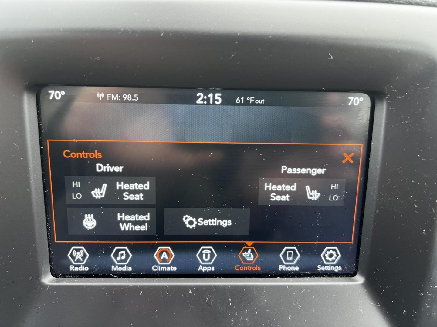 2021 Green /Black Jeep Compass Latitude 4WD (3C4NJDBB8MT) with an 2.4L I4 DOHC 16V engine, 9 Speed Automatic transmission, located at 547 E. Main St., Orwell, OH, 44076, (440) 437-5893, 41.535435, -80.847855 - Photo#12