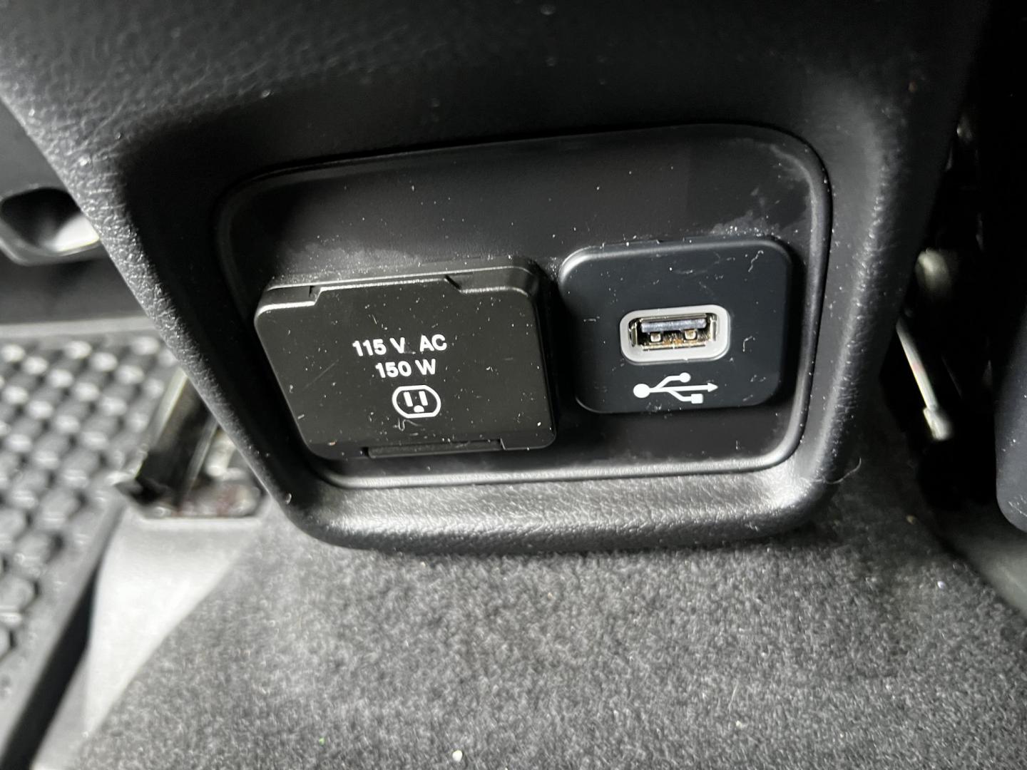 2021 Green /Black Jeep Compass Latitude 4WD (3C4NJDBB8MT) with an 2.4L I4 DOHC 16V engine, 9 Speed Automatic transmission, located at 547 E. Main St., Orwell, OH, 44076, (440) 437-5893, 41.535435, -80.847855 - Photo#34