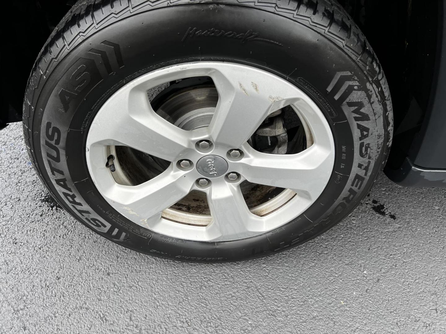 2021 Green /Black Jeep Compass Latitude 4WD (3C4NJDBB8MT) with an 2.4L I4 DOHC 16V engine, 9 Speed Automatic transmission, located at 547 E. Main St., Orwell, OH, 44076, (440) 437-5893, 41.535435, -80.847855 - Photo#25