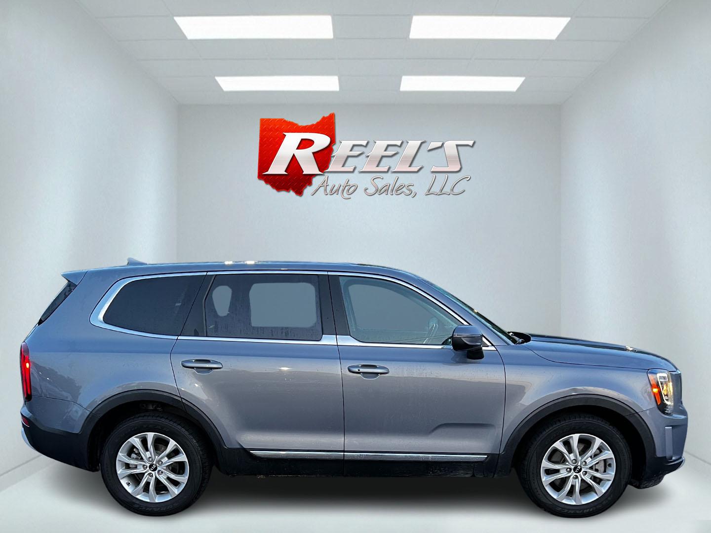 2021 Gray /Black Kia Telluride LX AWD (5XYP2DHC8MG) with an 3.8L V6 DOHC 24V engine, 8A transmission, located at 11115 Chardon Rd. , Chardon, OH, 44024, (440) 214-9705, 41.580246, -81.241943 - This 2021 Kia Telluride LX AWD is a well-crafted midsize SUV that combines contemporary styling with a suite of modern features, making it ideal for families and adventure enthusiasts. It is powered by a 3.8-liter V6 engine paired with an 8-speed automatic transmission, providing smooth performance - Photo#16