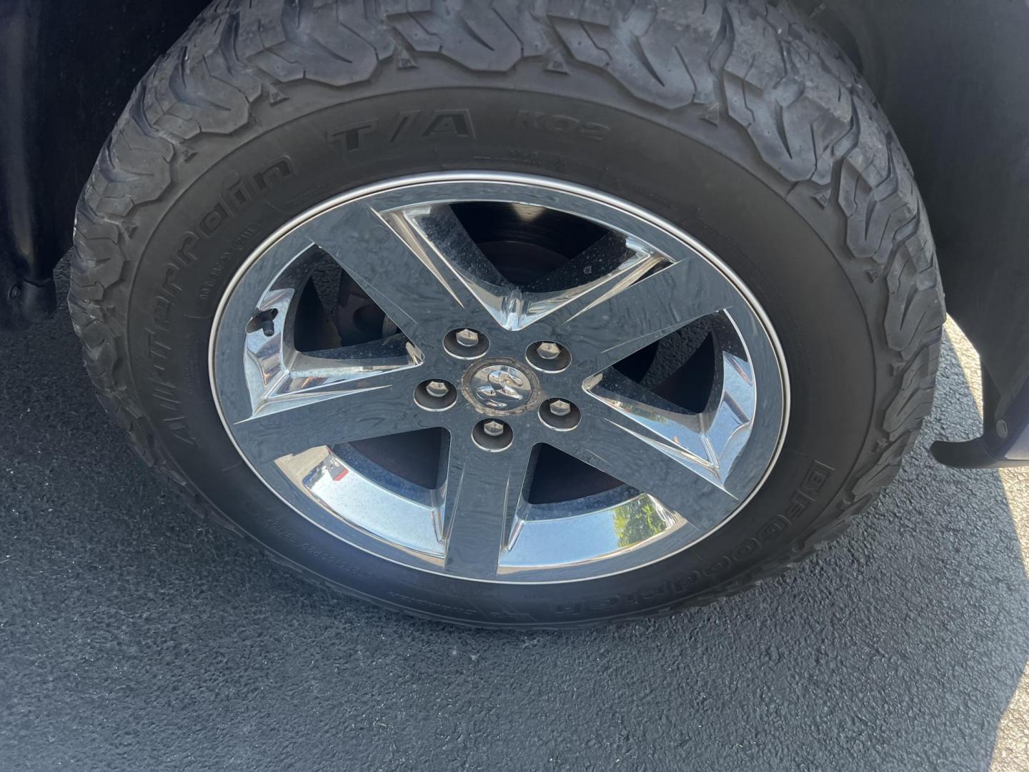 2018 Blue /Black RAM 1500 Express Quad Cab 4WD (1C6RR7FT4JS) with an 5.7L V8 OHV 16V engine, 8A transmission, located at 547 E. Main St., Orwell, OH, 44076, (440) 437-5893, 41.535435, -80.847855 - This 2018 Ram 1500 Express Quad Cab 4WD is a robust pickup truck powered by a 5.7L HEMI V8 engine, delivering 395 horsepower and paired with an 8-speed automatic transmission. This combination ensures strong performance and an 8,000-pound towing capacity, suitable for both work and recreational need - Photo#10