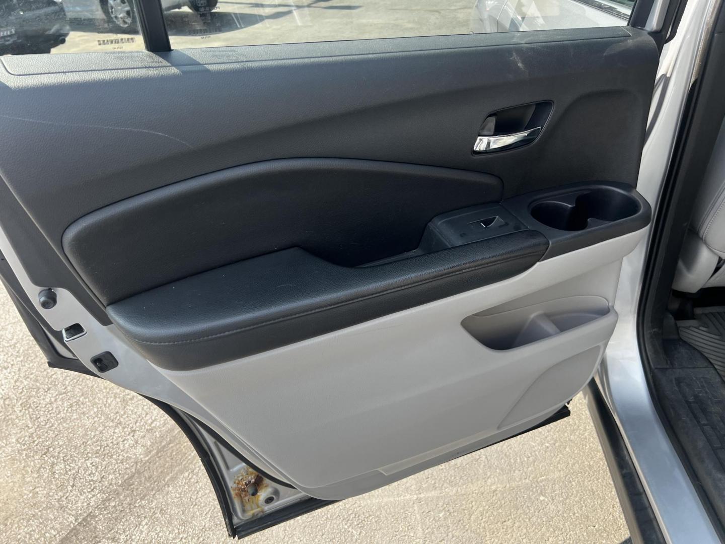 2016 Silver /Gray Honda Pilot EXL 4WD (5FNYF6H55GB) with an 3.5L V6 SOHC 24V engine, 6-Speed Automatic transmission, located at 547 E. Main St., Orwell, OH, 44076, (440) 437-5893, 41.535435, -80.847855 - This One Owner 2016 Honda Pilot EXL AWD is a well-equipped SUV designed for both comfort and versatility. It features a 3.5L EarthDreams V6 engine with a 6-speed automatic transmission, providing smooth power delivery and reliable AWD performance. The interior is luxurious with leather seating and p - Photo#37
