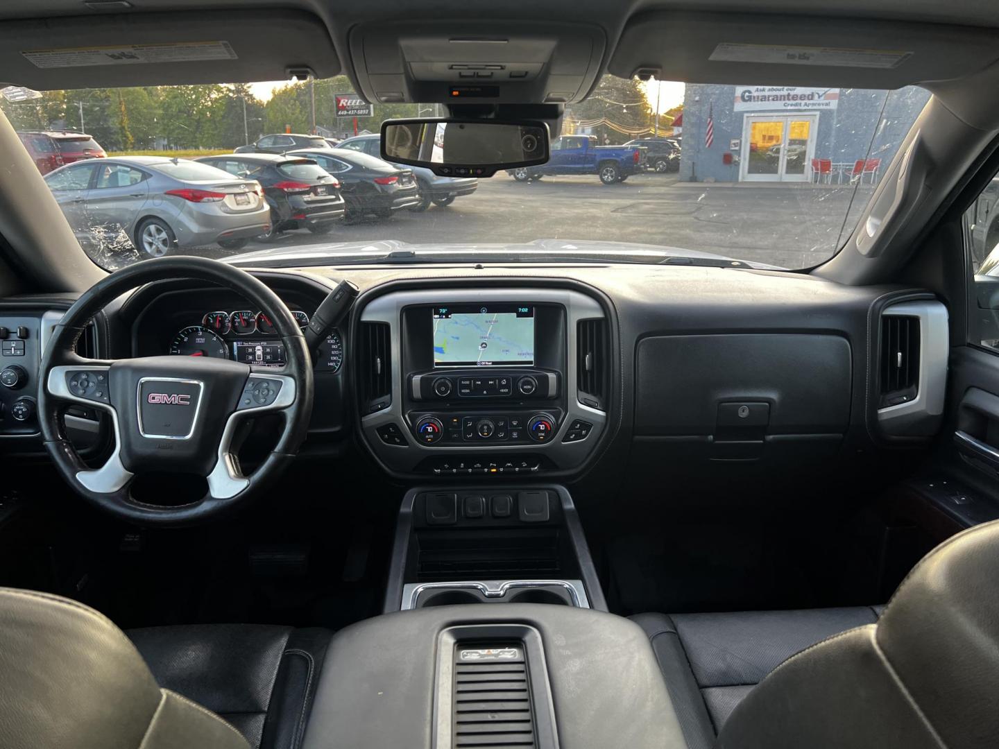 2018 White /Black GMC Sierra 1500 SLT Crew Cab Short Box 4WD (3GTU2NEC3JG) with an 5.3L V8 OHV 16V engine, 8-Speed Automatic transmission, located at 547 E. Main St., Orwell, OH, 44076, (440) 437-5893, 41.535435, -80.847855 - Photo#16