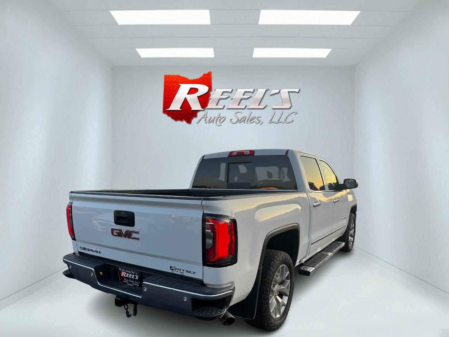 2018 White /Black GMC Sierra 1500 SLT Crew Cab Short Box 4WD (3GTU2NEC3JG) with an 5.3L V8 OHV 16V engine, 8-Speed Automatic transmission, located at 547 E. Main St., Orwell, OH, 44076, (440) 437-5893, 41.535435, -80.847855 - Photo#19