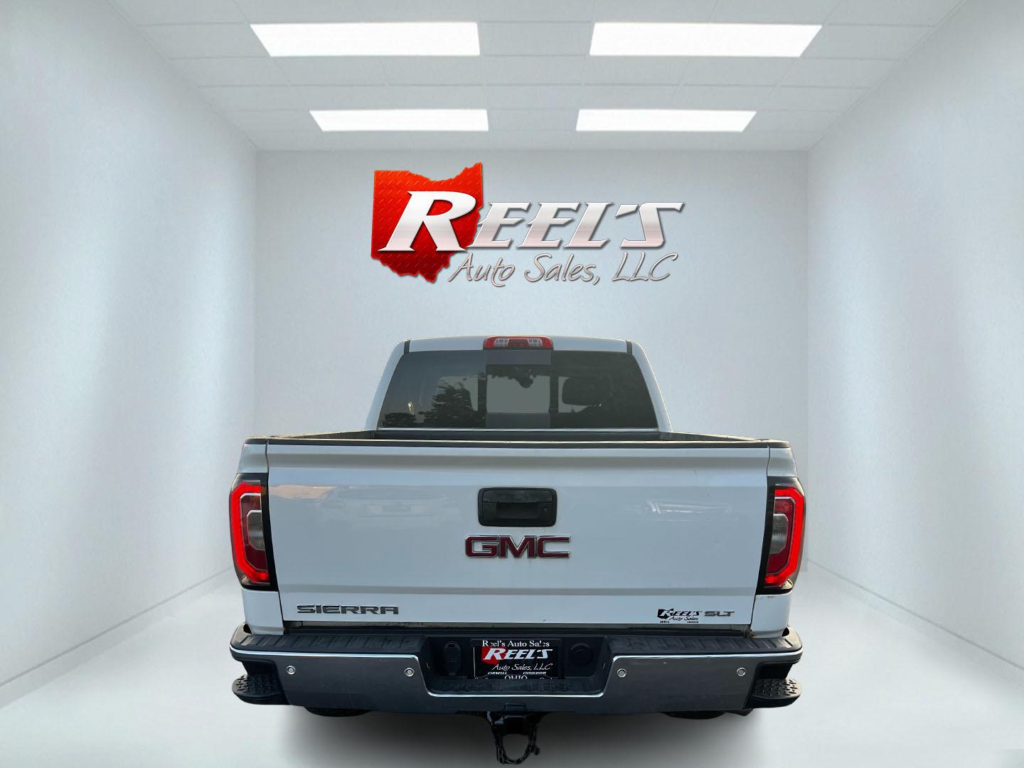 2018 White /Black GMC Sierra 1500 SLT Crew Cab Short Box 4WD (3GTU2NEC3JG) with an 5.3L V8 OHV 16V engine, 8-Speed Automatic transmission, located at 547 E. Main St., Orwell, OH, 44076, (440) 437-5893, 41.535435, -80.847855 - Photo#20