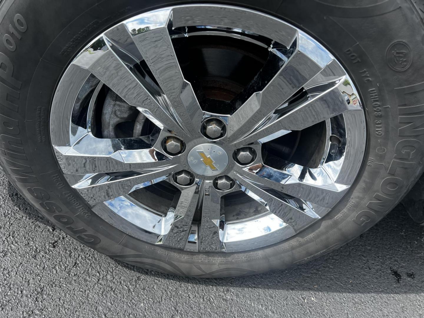 2014 Silver /Black Chevrolet Equinox 1LT 2WD (2GNALBEK0E6) with an 2.4L I4 DOHC 16V engine, 6-Speed Automatic transmission, located at 11115 Chardon Rd. , Chardon, OH, 44024, (440) 214-9705, 41.580246, -81.241943 - Photo#12