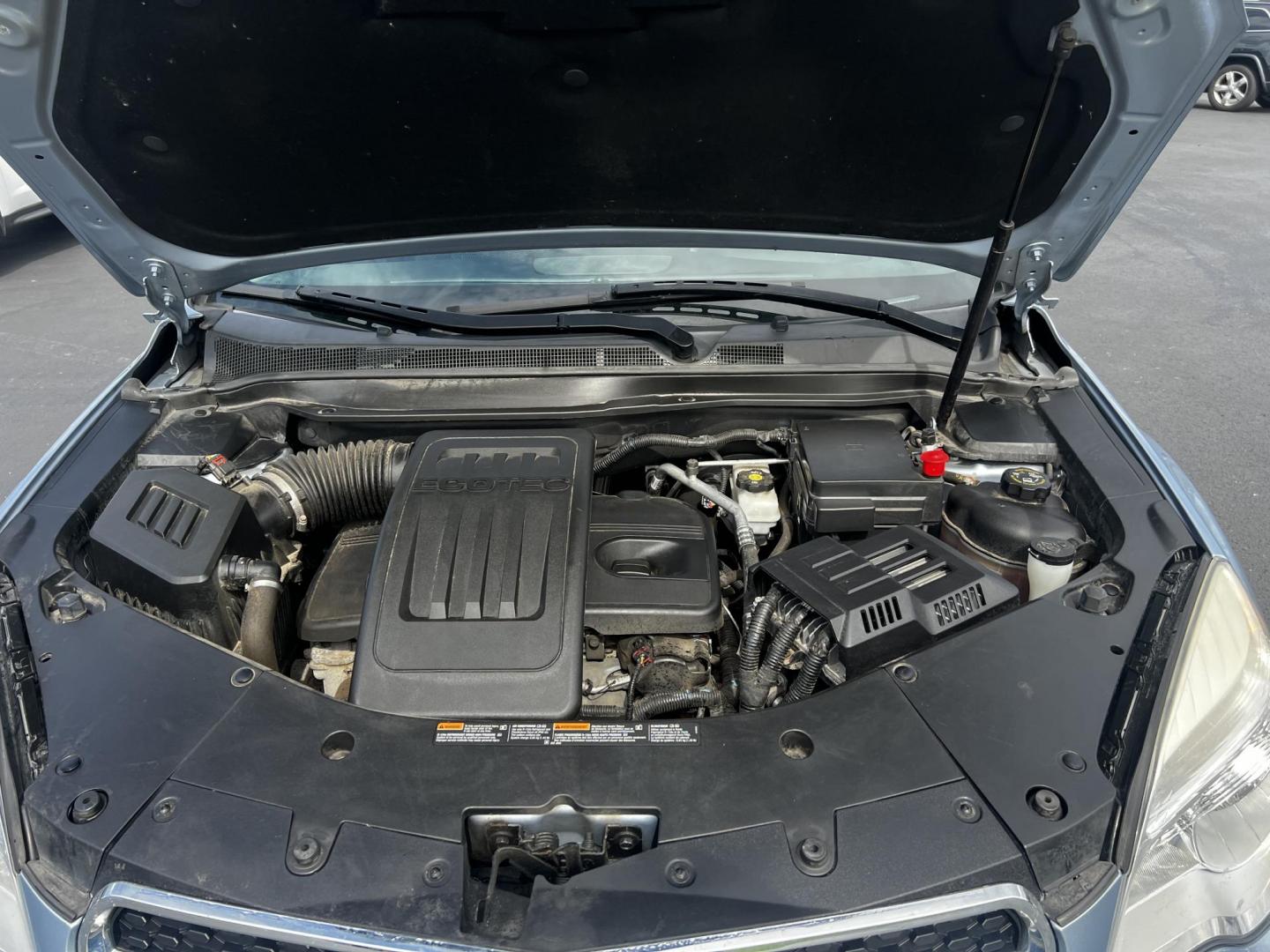 2014 Silver /Black Chevrolet Equinox 1LT 2WD (2GNALBEK0E6) with an 2.4L I4 DOHC 16V engine, 6-Speed Automatic transmission, located at 11115 Chardon Rd. , Chardon, OH, 44024, (440) 214-9705, 41.580246, -81.241943 - Photo#14