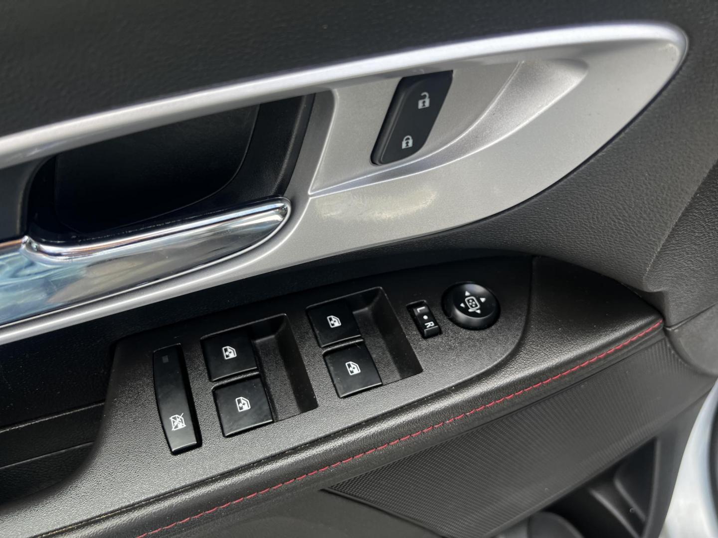 2014 Silver /Black Chevrolet Equinox 1LT 2WD (2GNALBEK0E6) with an 2.4L I4 DOHC 16V engine, 6-Speed Automatic transmission, located at 11115 Chardon Rd. , Chardon, OH, 44024, (440) 214-9705, 41.580246, -81.241943 - Photo#18
