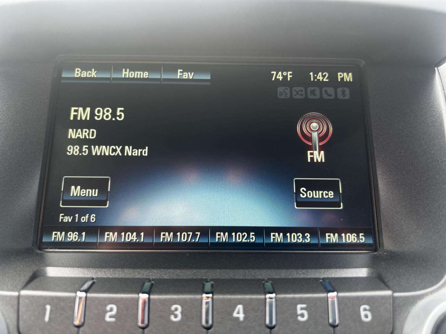 2014 Silver /Black Chevrolet Equinox 1LT 2WD (2GNALBEK0E6) with an 2.4L I4 DOHC 16V engine, 6-Speed Automatic transmission, located at 11115 Chardon Rd. , Chardon, OH, 44024, (440) 214-9705, 41.580246, -81.241943 - Photo#21